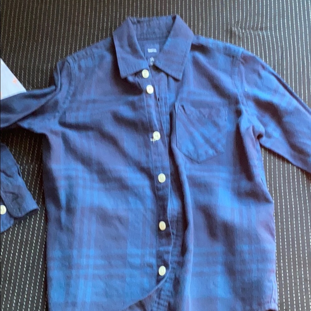 Gap kids dark blue plaid button down shirt